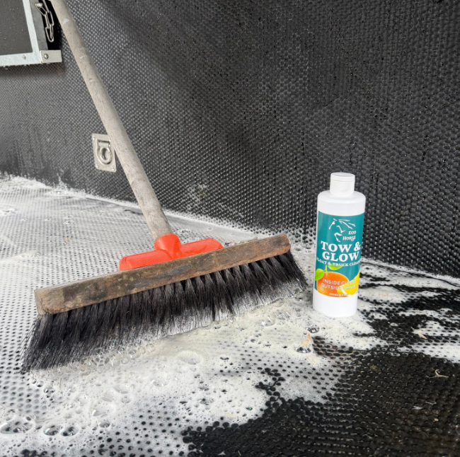Eco Horse Tow & Glow Float & Truck Cleaner